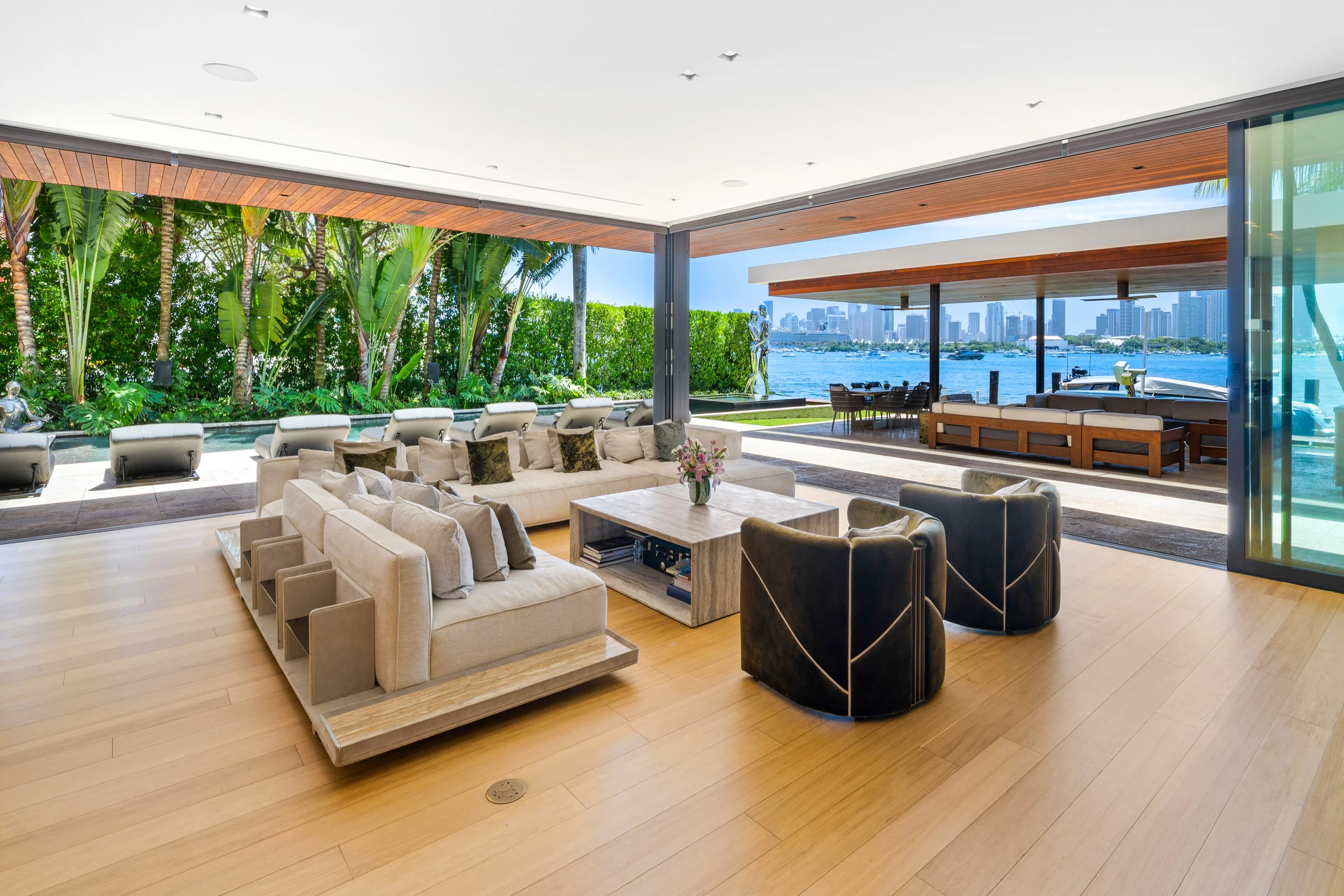 126 W San Marino Drive - Image 3